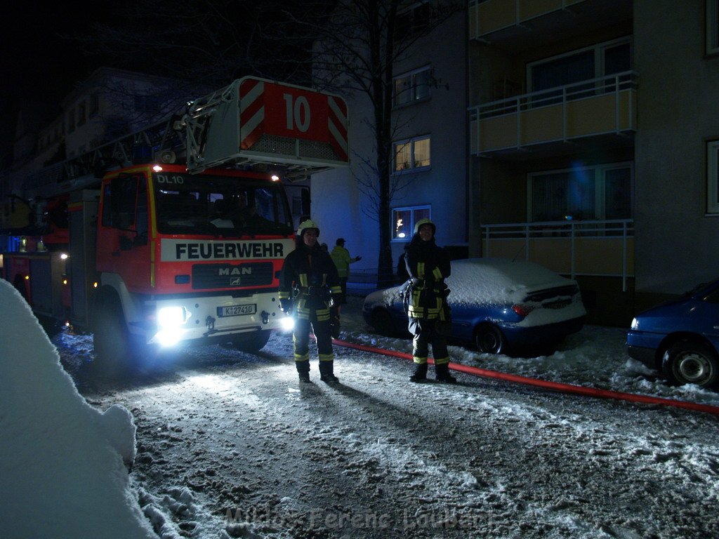 Feuer in Kueche Koeln Vingst Homarstr P658.JPG